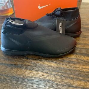 Nike phantom indoor soccer shoes